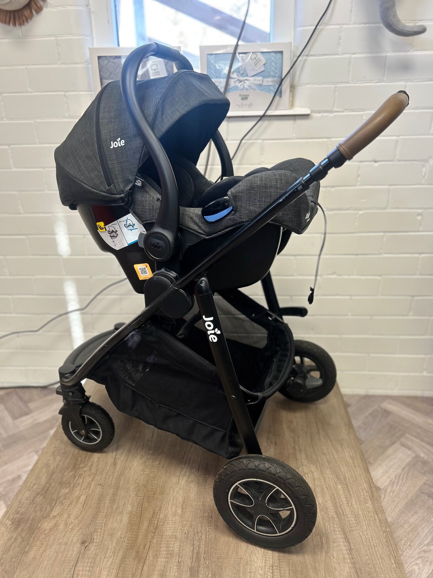 Joie Versatrax 3in1 Travel System Bundle - Pebble