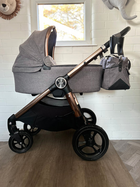 Mamas & Papas Ocarro Signature Edition Travel System - Simply Luxe