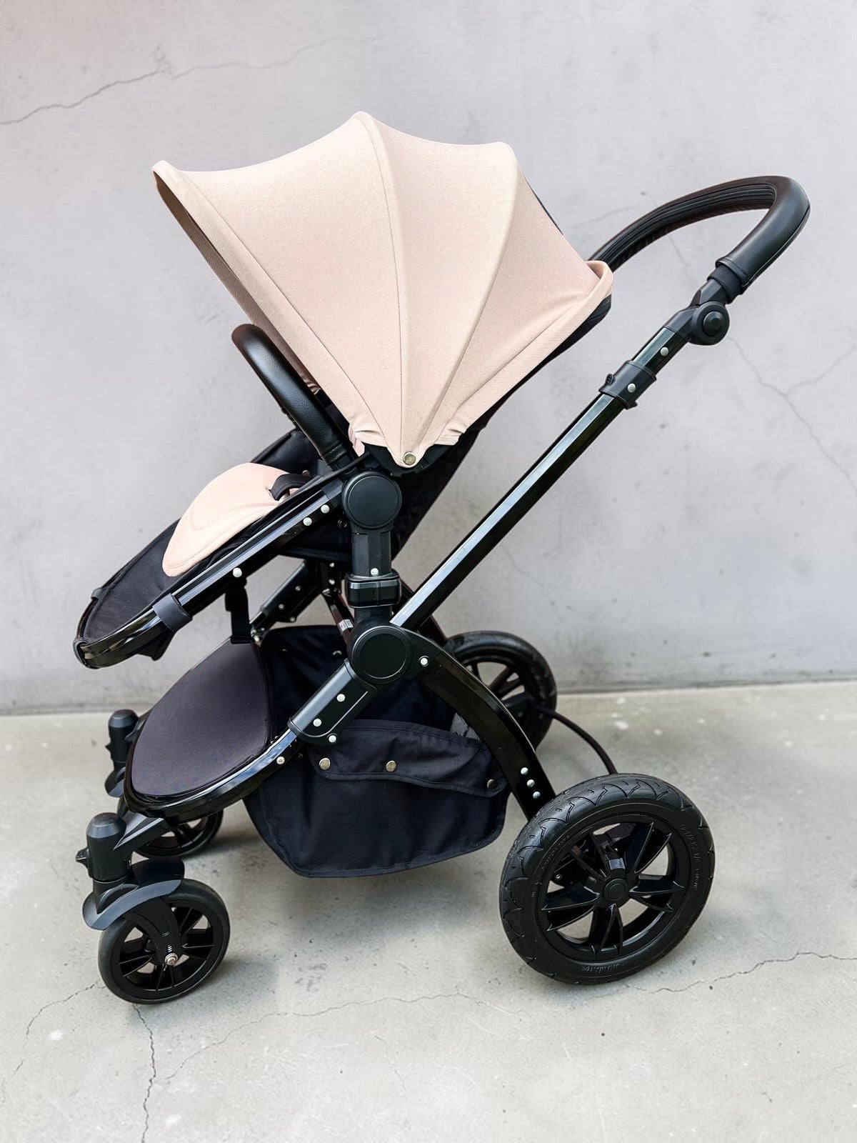 Ickle Bubba Stomp Luxe Travel System + Isofix Base - Desert / Black