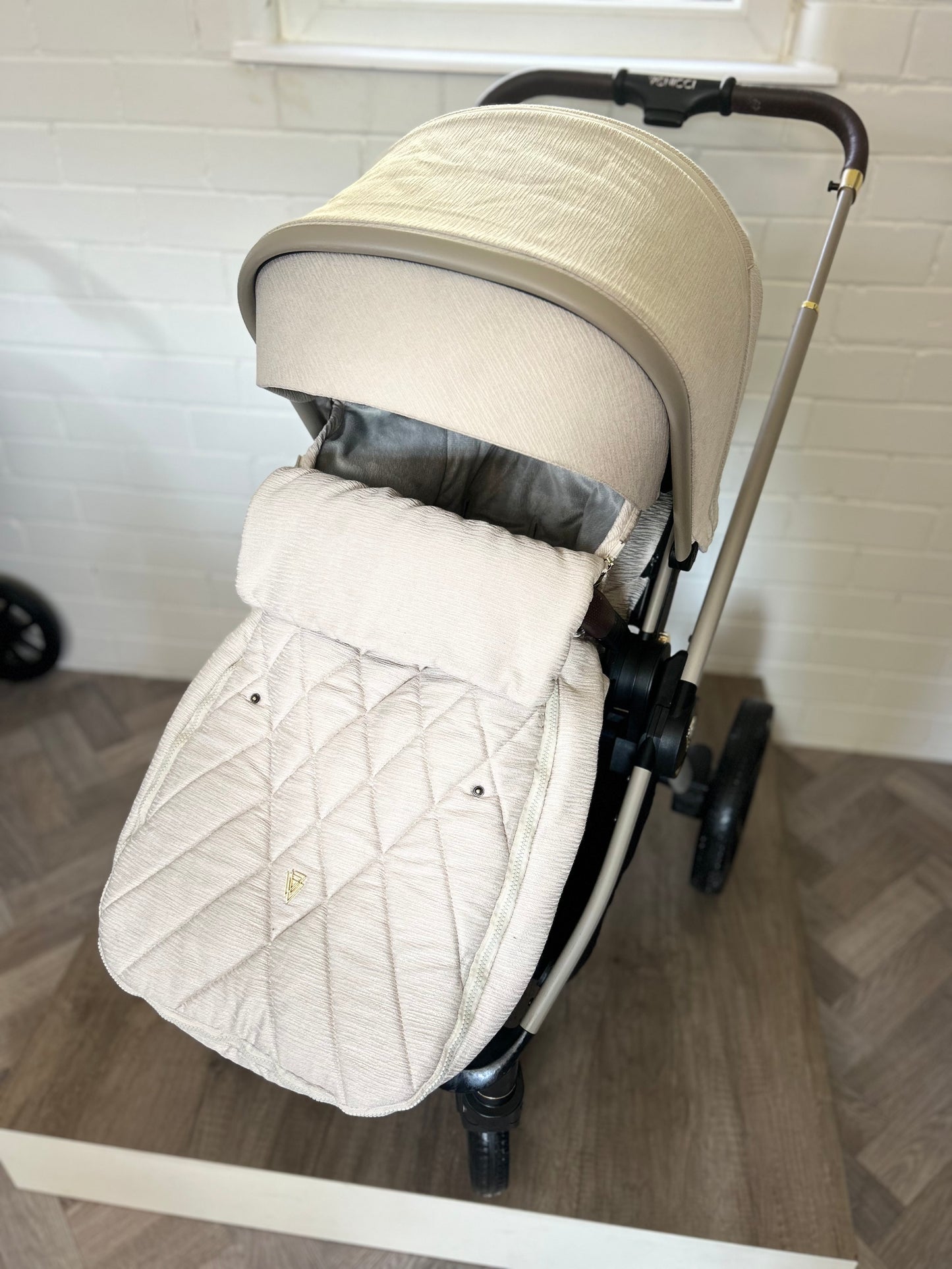 Venicci Tinum Upline 3-in-1 Travel System Bundle - Stone Beige