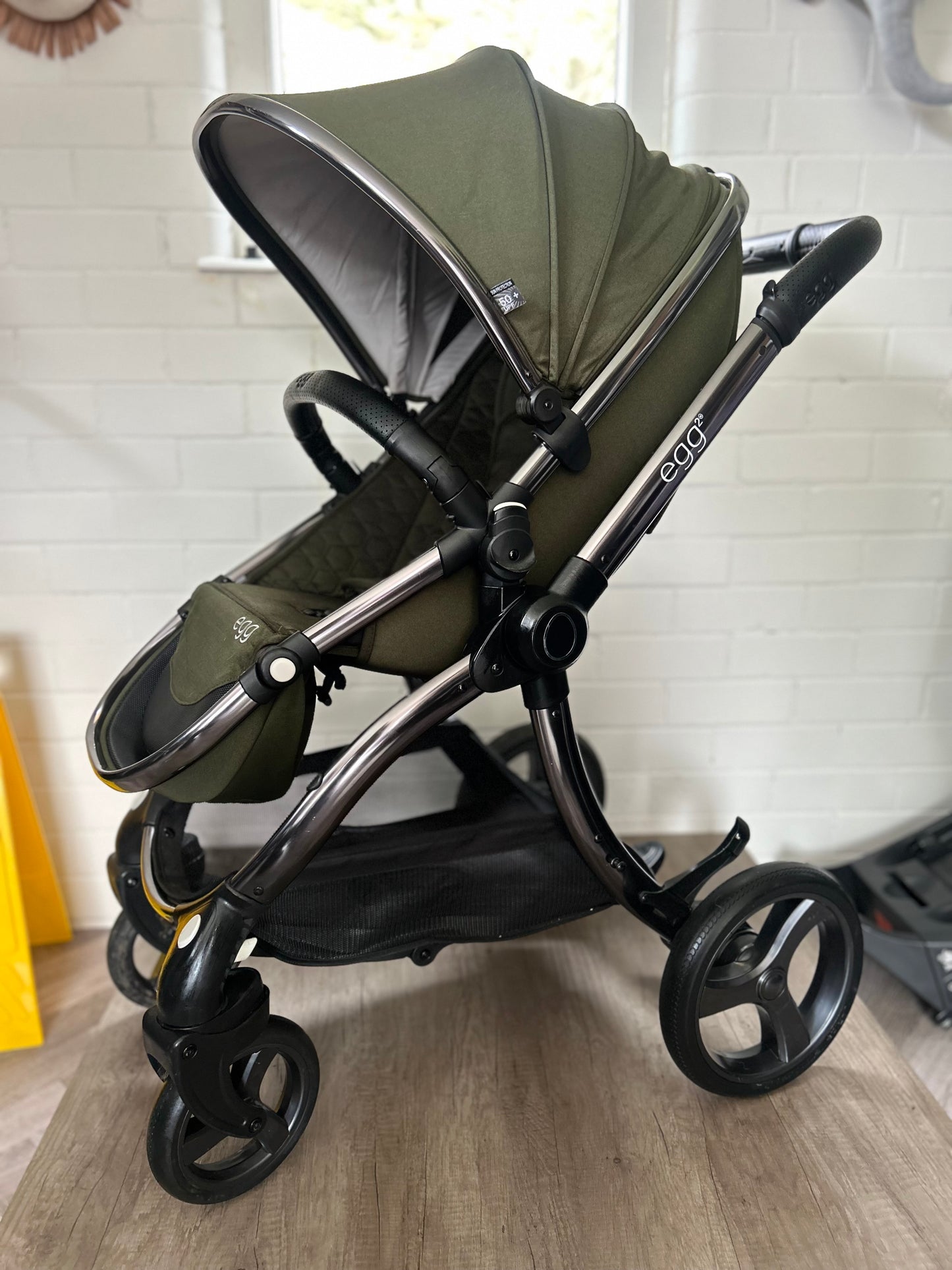 egg2 Travel System - Olive