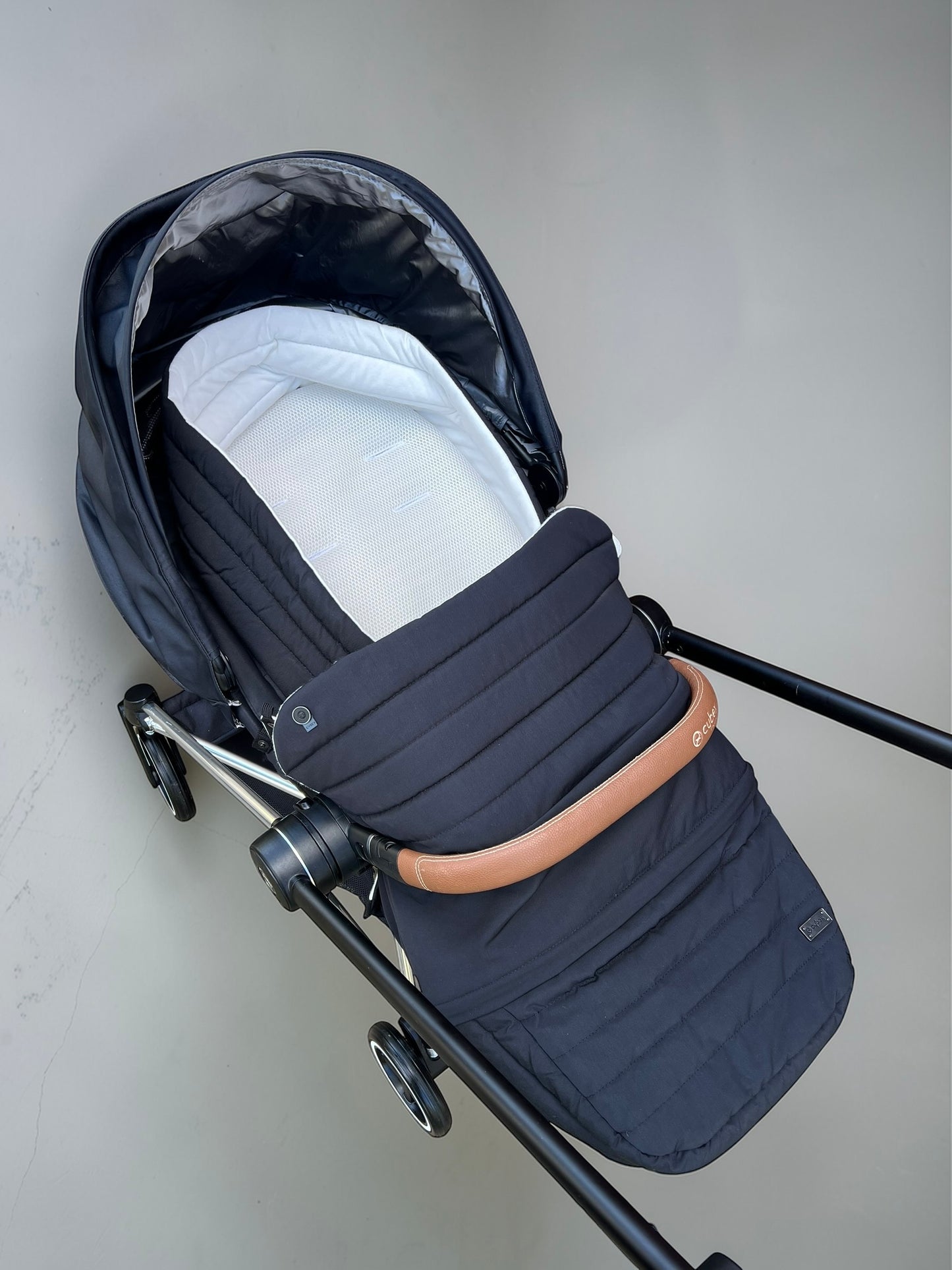 Cybex Mios 2in1 Travel System - Premium Black