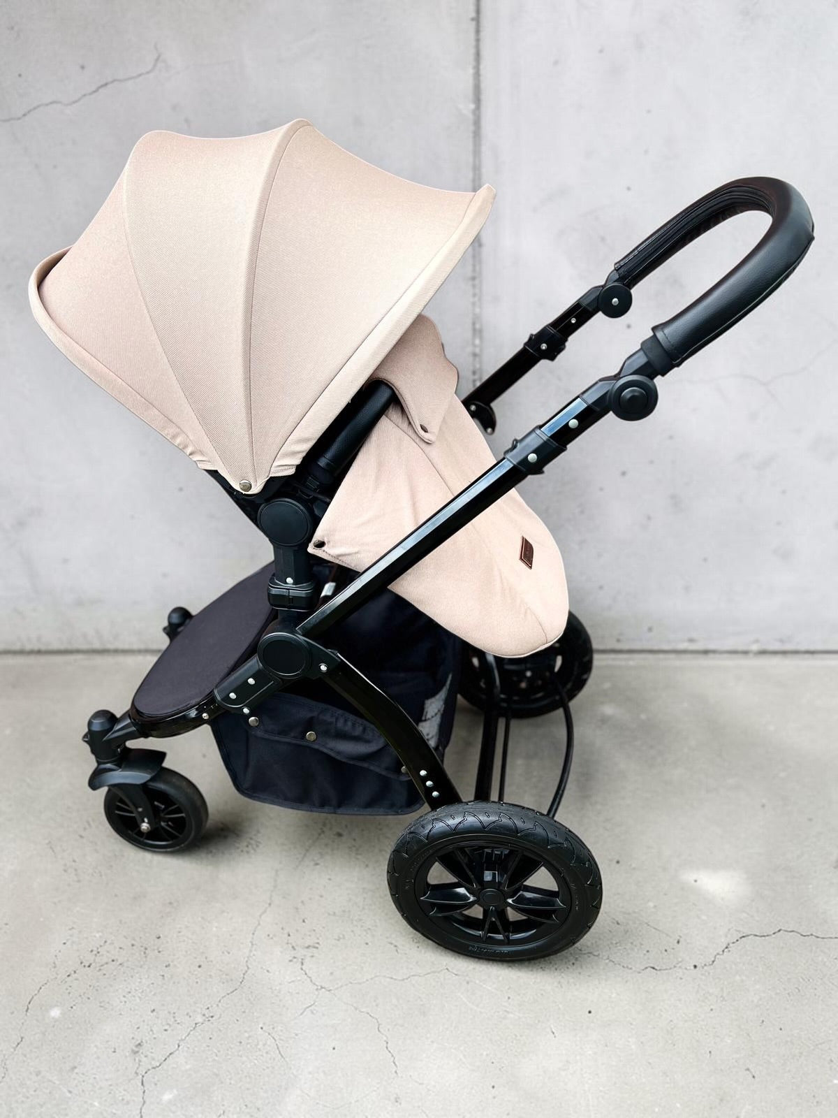 Ickle Bubba Stomp Luxe Travel System + Isofix Base - Desert / Black
