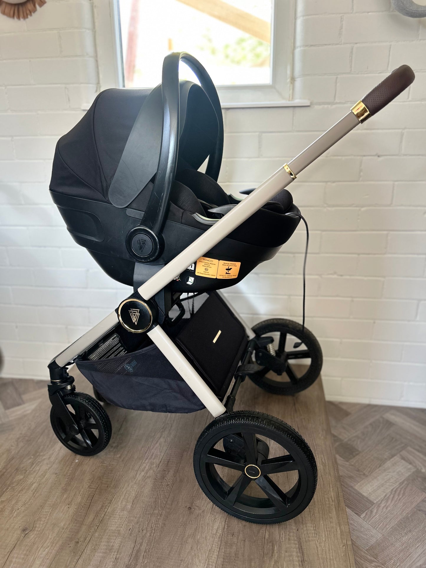Venicci Tinum Upline 3-in-1 Travel System Bundle - Stone Beige