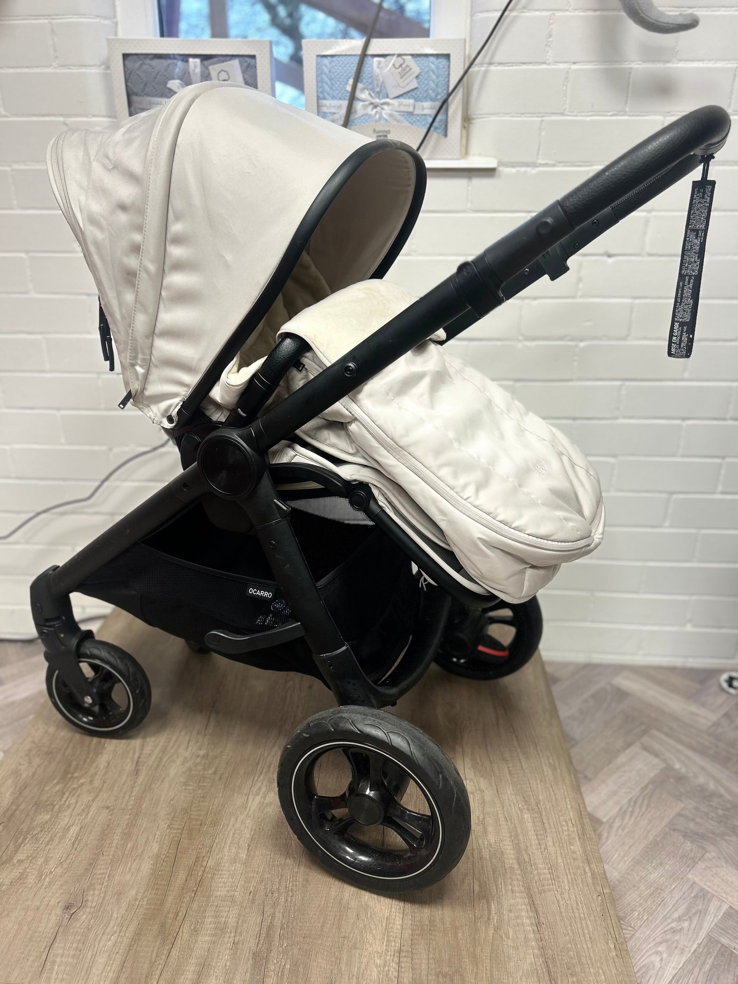 Mamas & Papas Ocarro - 2 in 1 Travel System - Sandstone