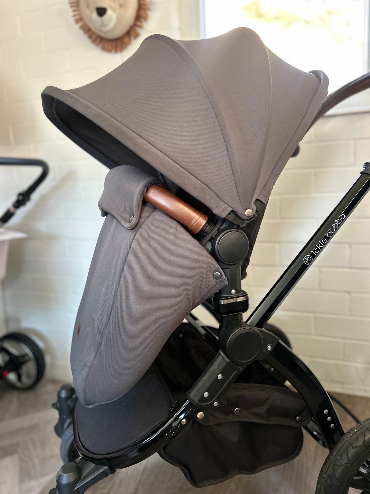 Ickle Bubba Stomp Luxe 3in1 Travel System- Charcoal Grey