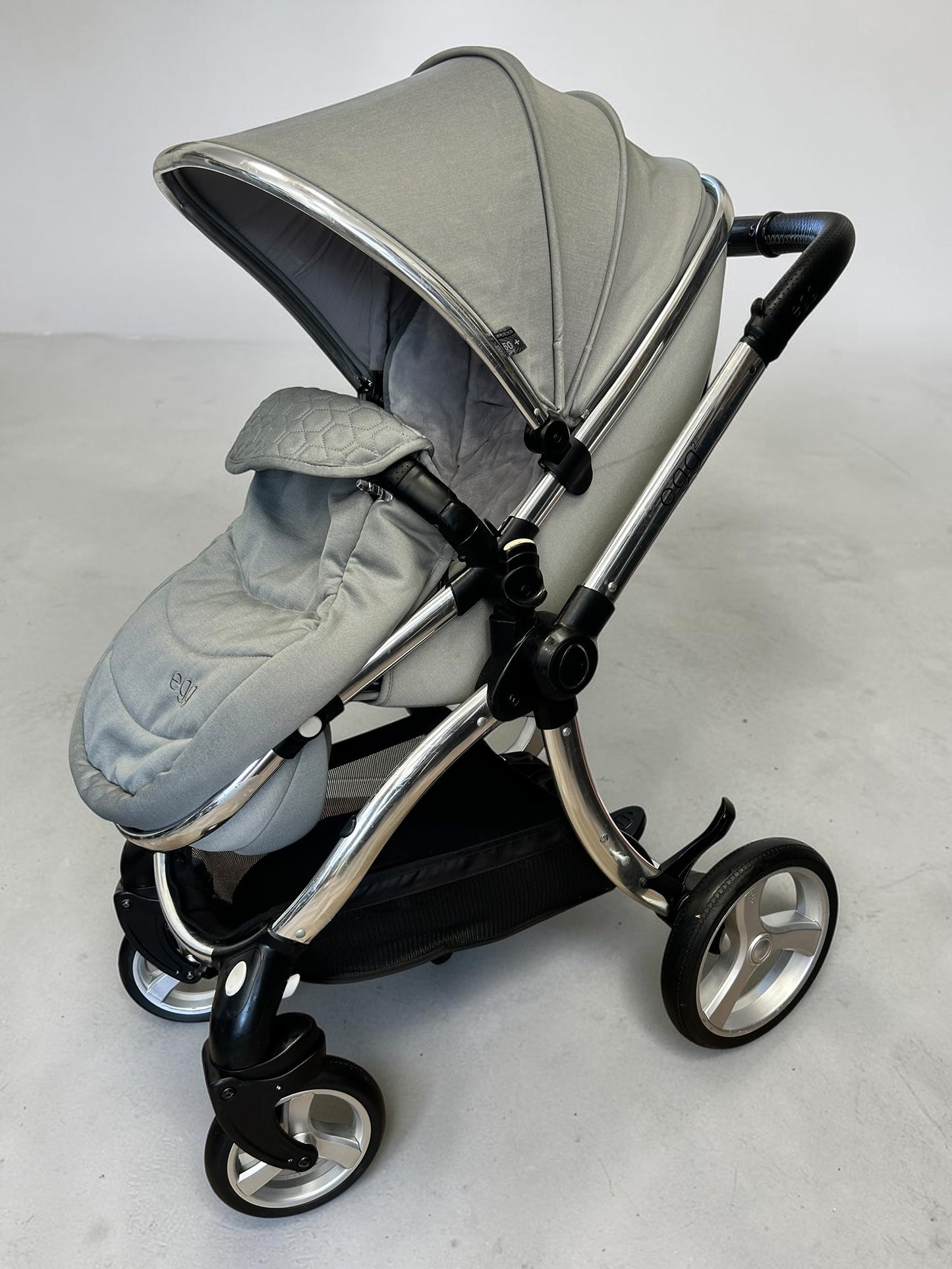 Egg2 Travel System - Monument Grey