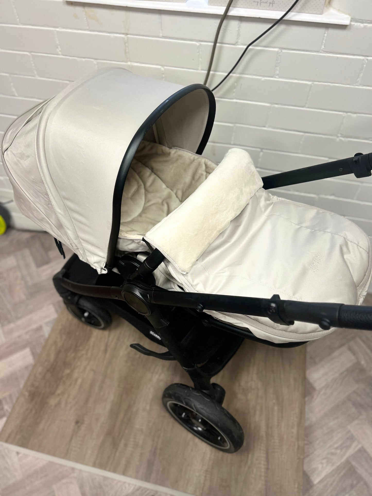 Mamas & Papas Ocarro - 2 in 1 Travel System - Sandstone