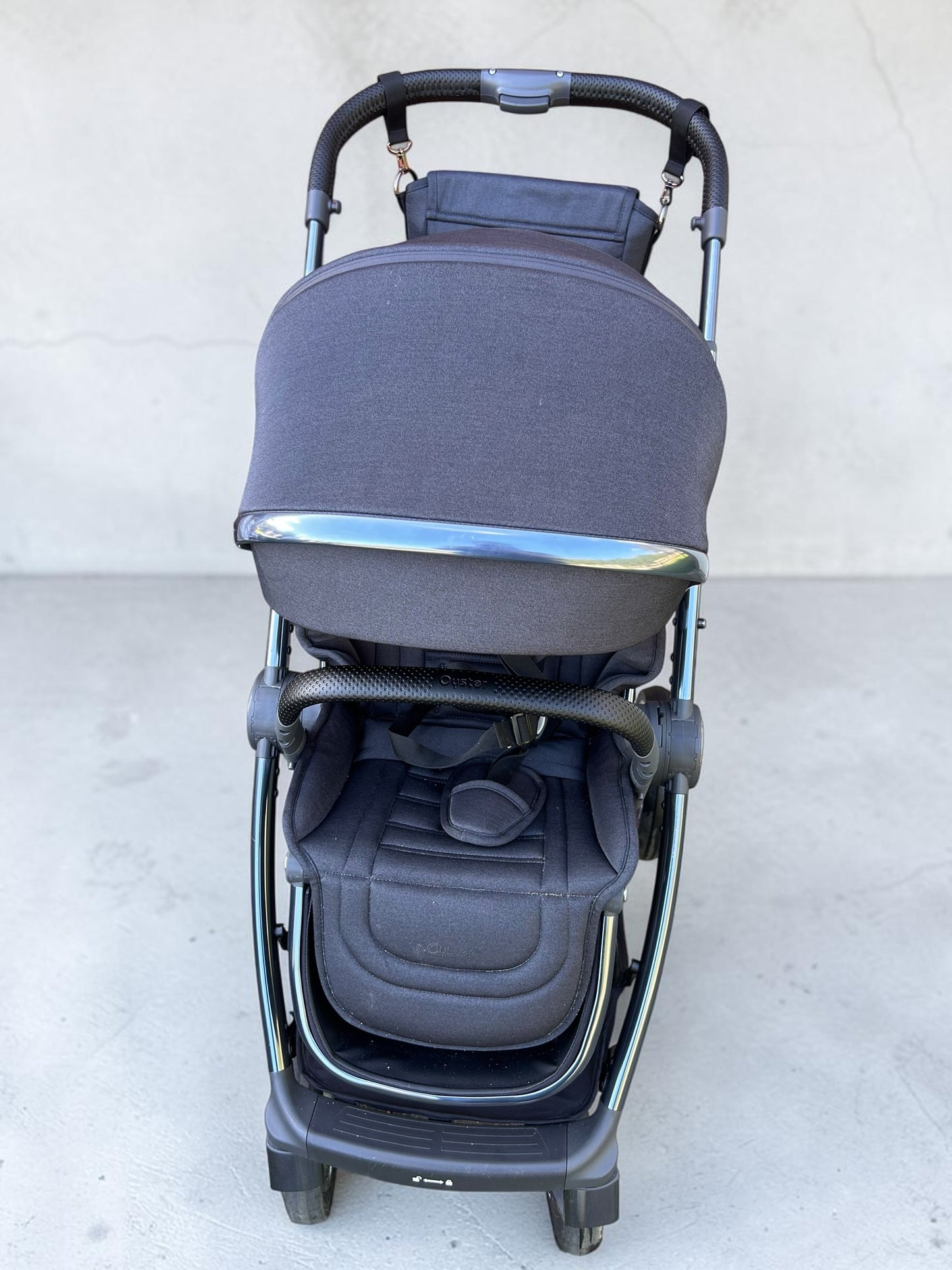 BabyStyle Oyster 4 Luxury Bundle in Carbonite