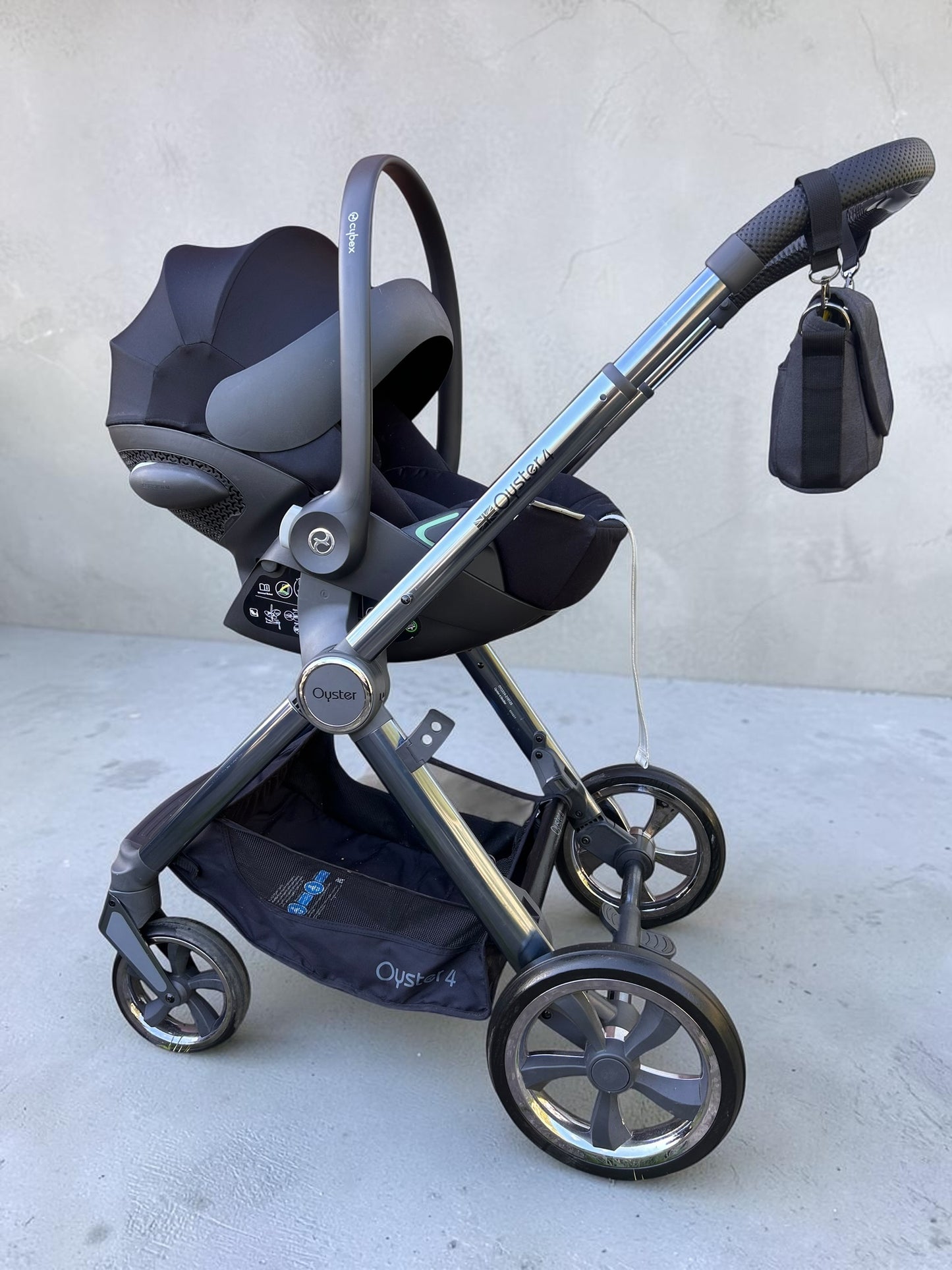 BabyStyle Oyster 4 Luxury Bundle in Carbonite