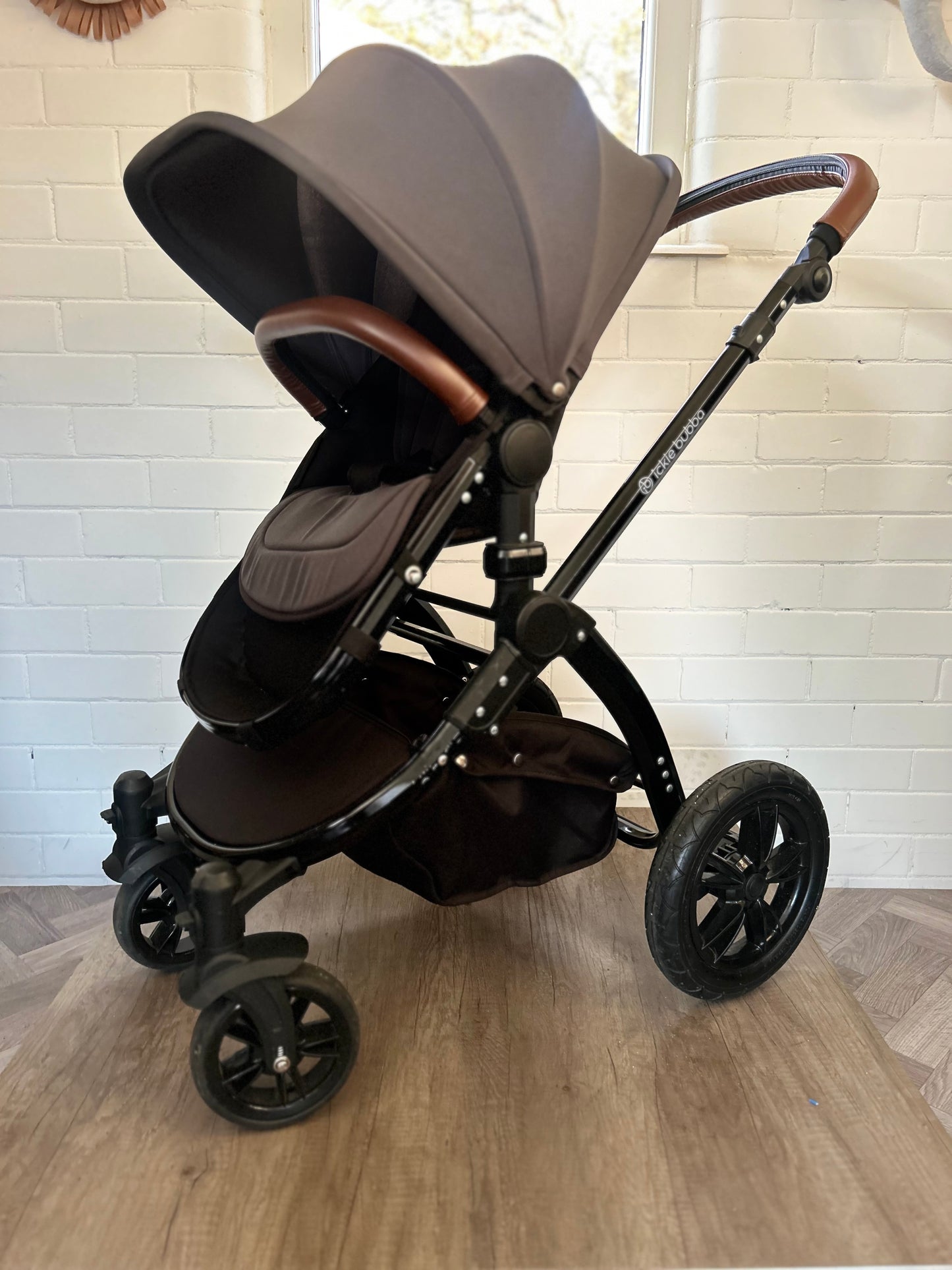 Ickle Bubba Stomp Luxe 3in1 Travel System- Charcoal Grey