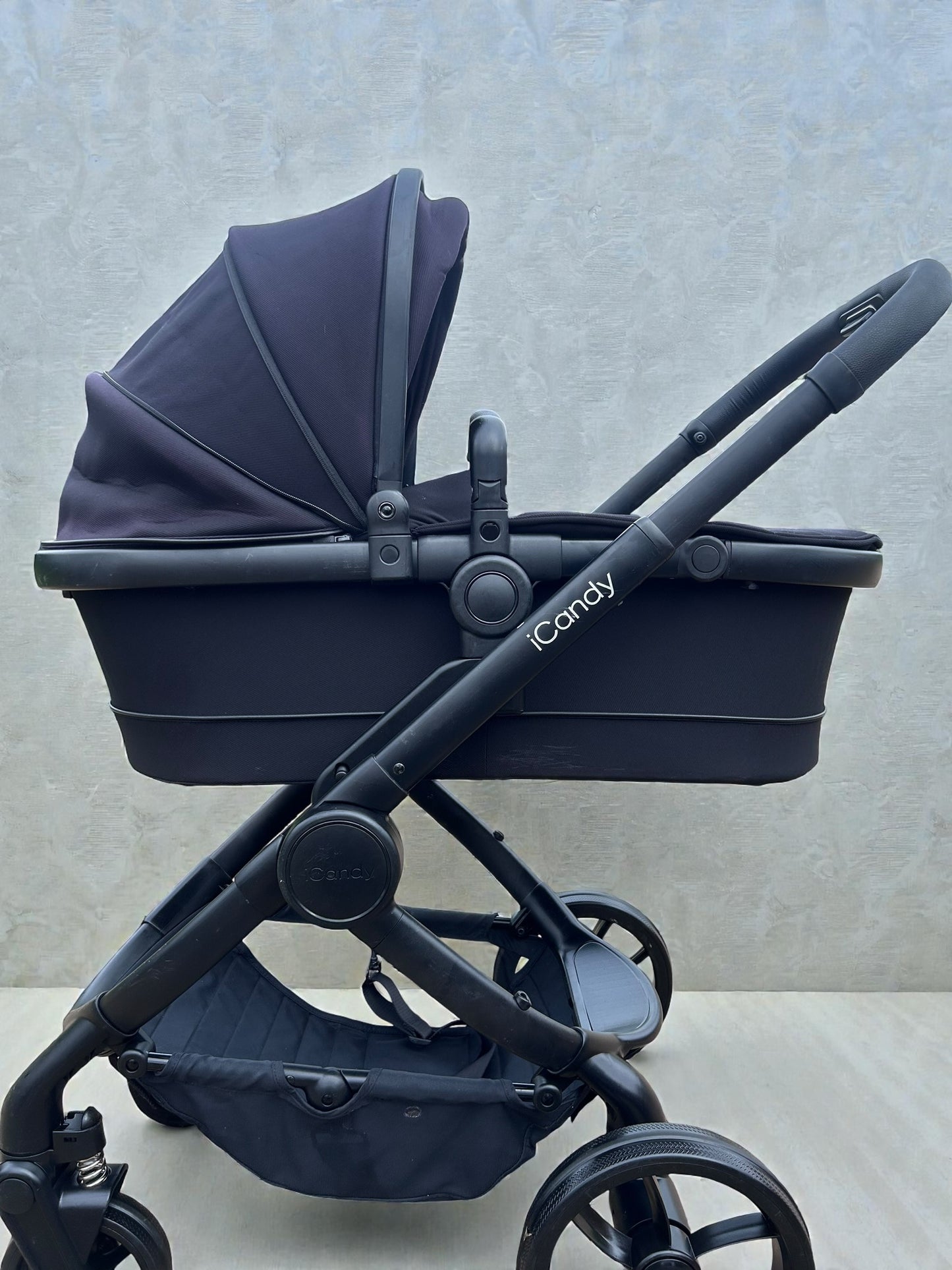 iCandy Peach 7 Travel System Bundle – Black Edition