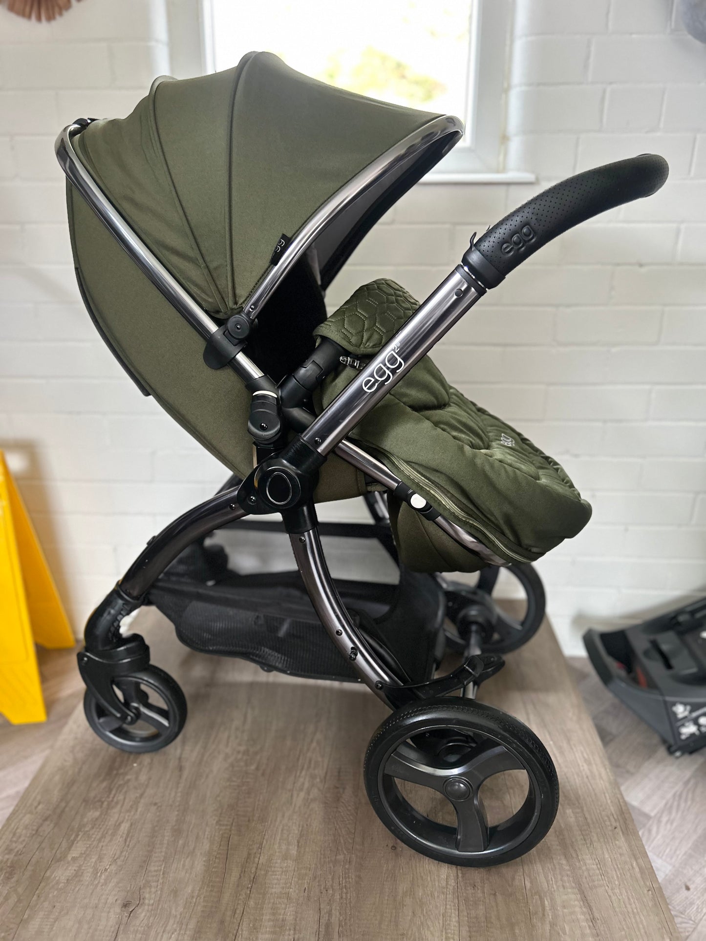 egg2 Travel System - Olive