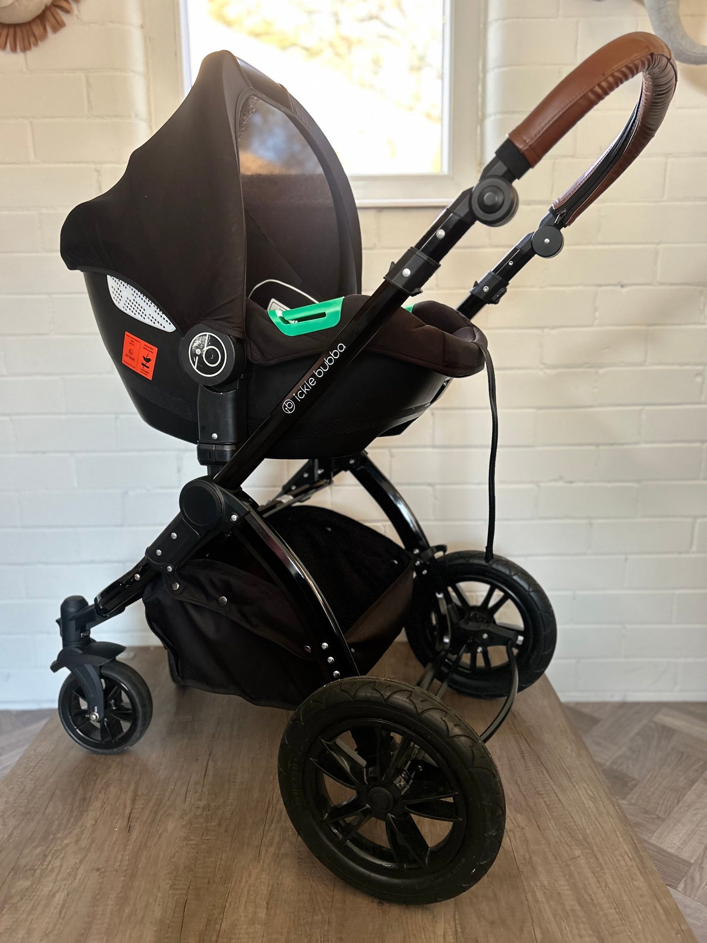 Ickle Bubba Stomp Luxe 3in1 Travel System- Charcoal Grey