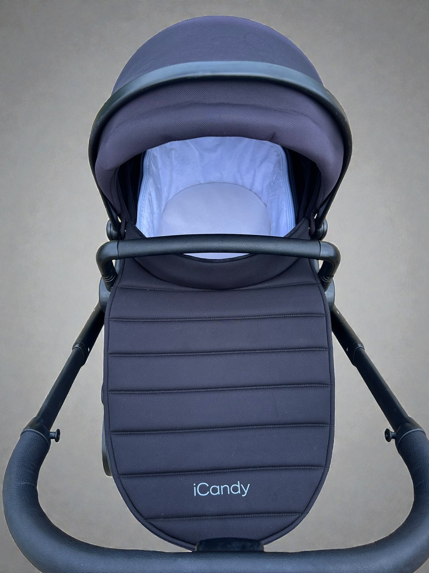 iCandy Peach 7 Travel System Bundle – Black Edition
