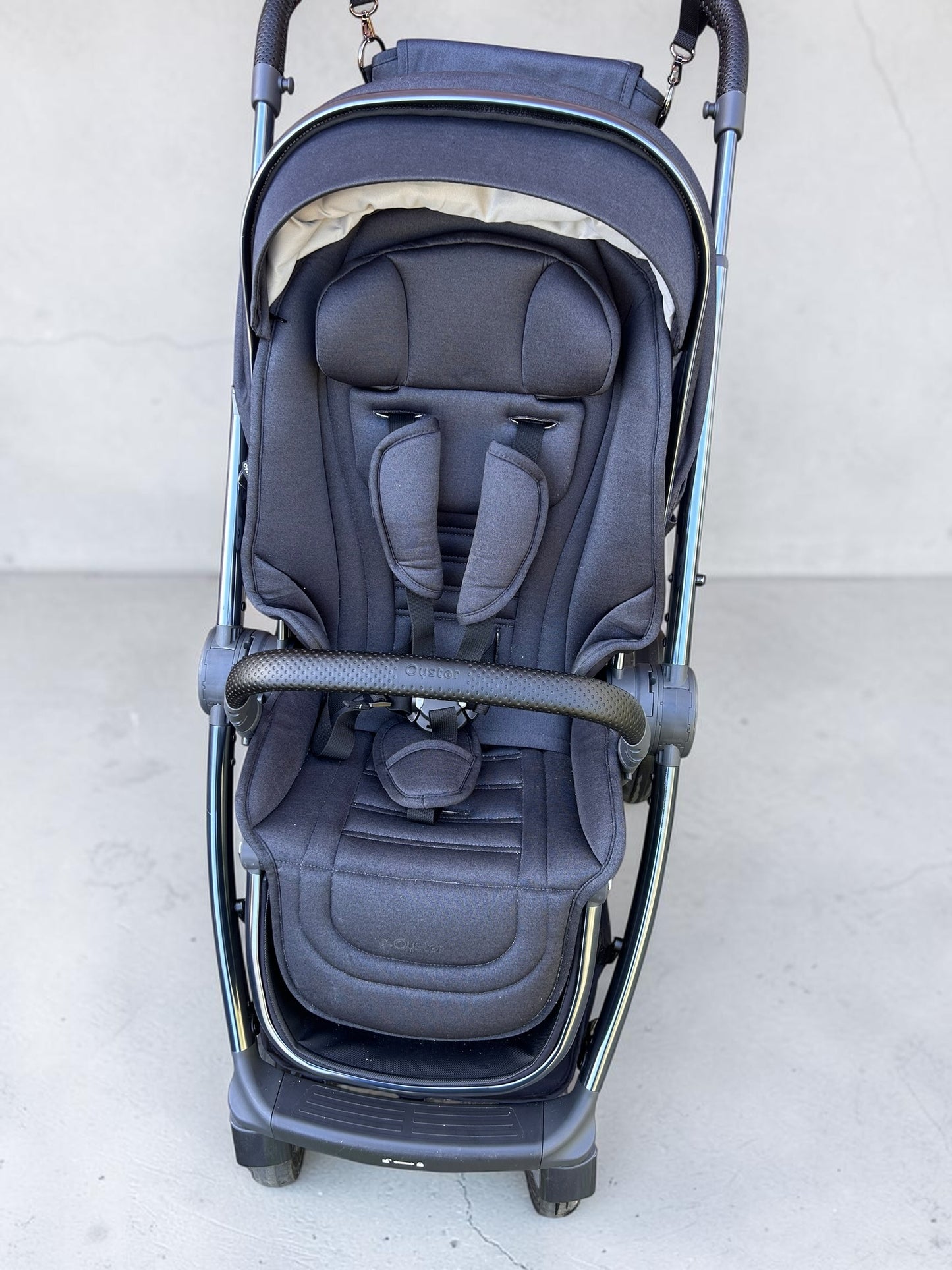 BabyStyle Oyster 4 Luxury Bundle in Carbonite