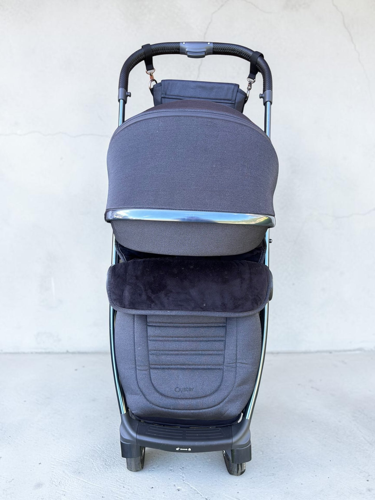 BabyStyle Oyster 4 Luxury Bundle in Carbonite
