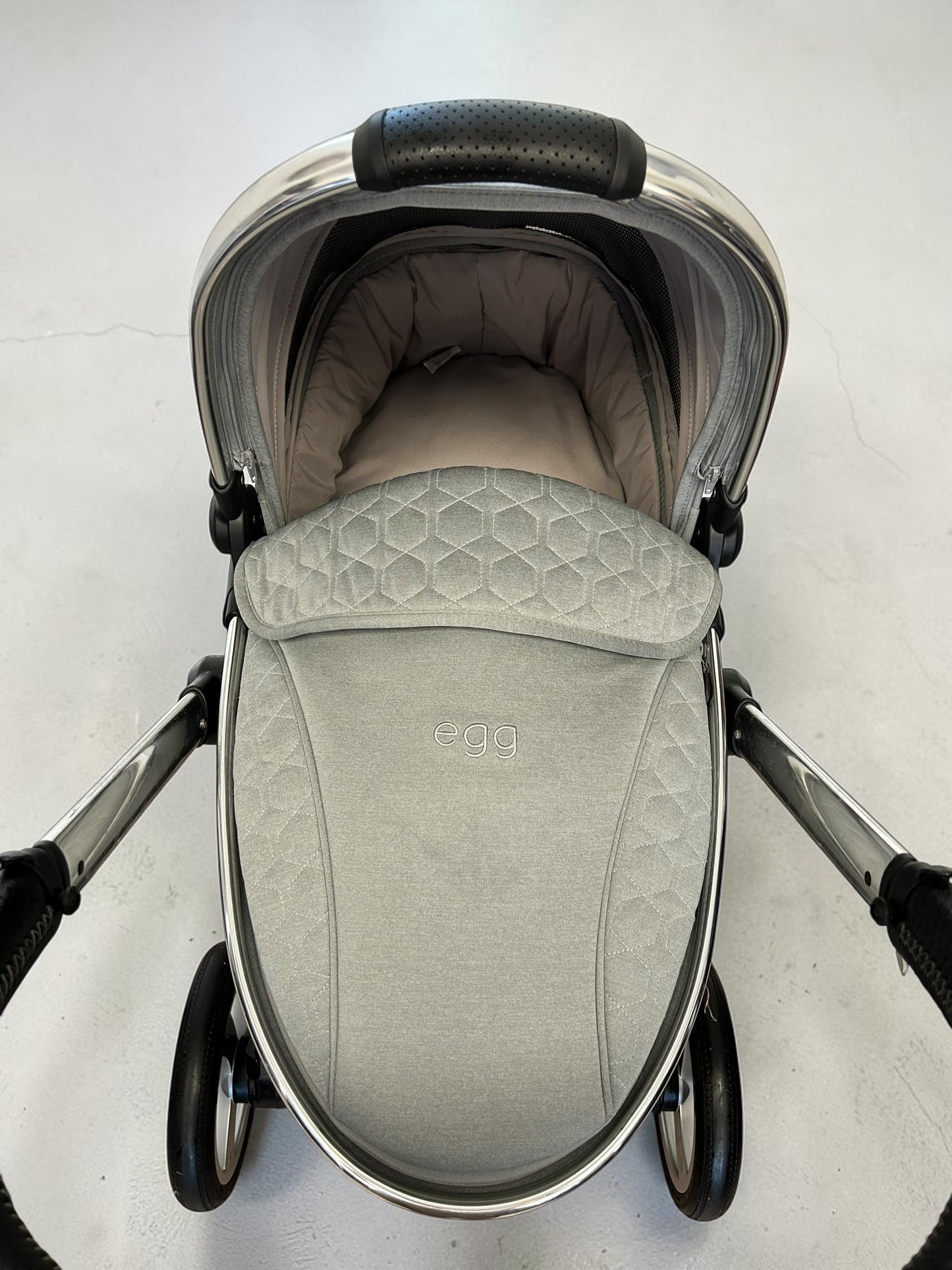 Egg2 Travel System - Monument Grey