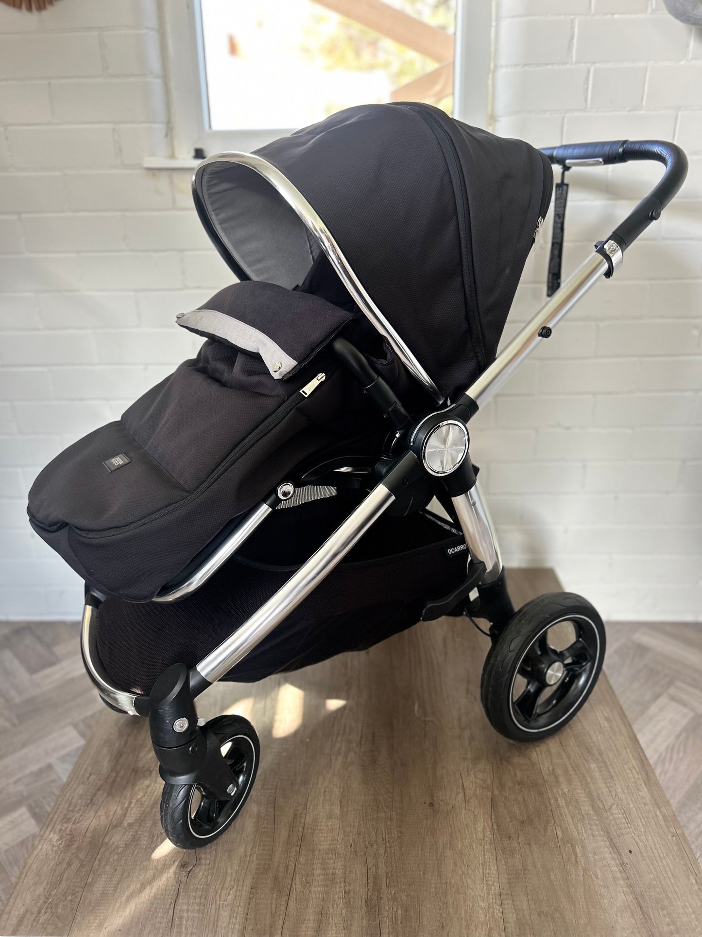 Mamas & Papas Ocarro Black / Chrome 3 in 1 Travel System