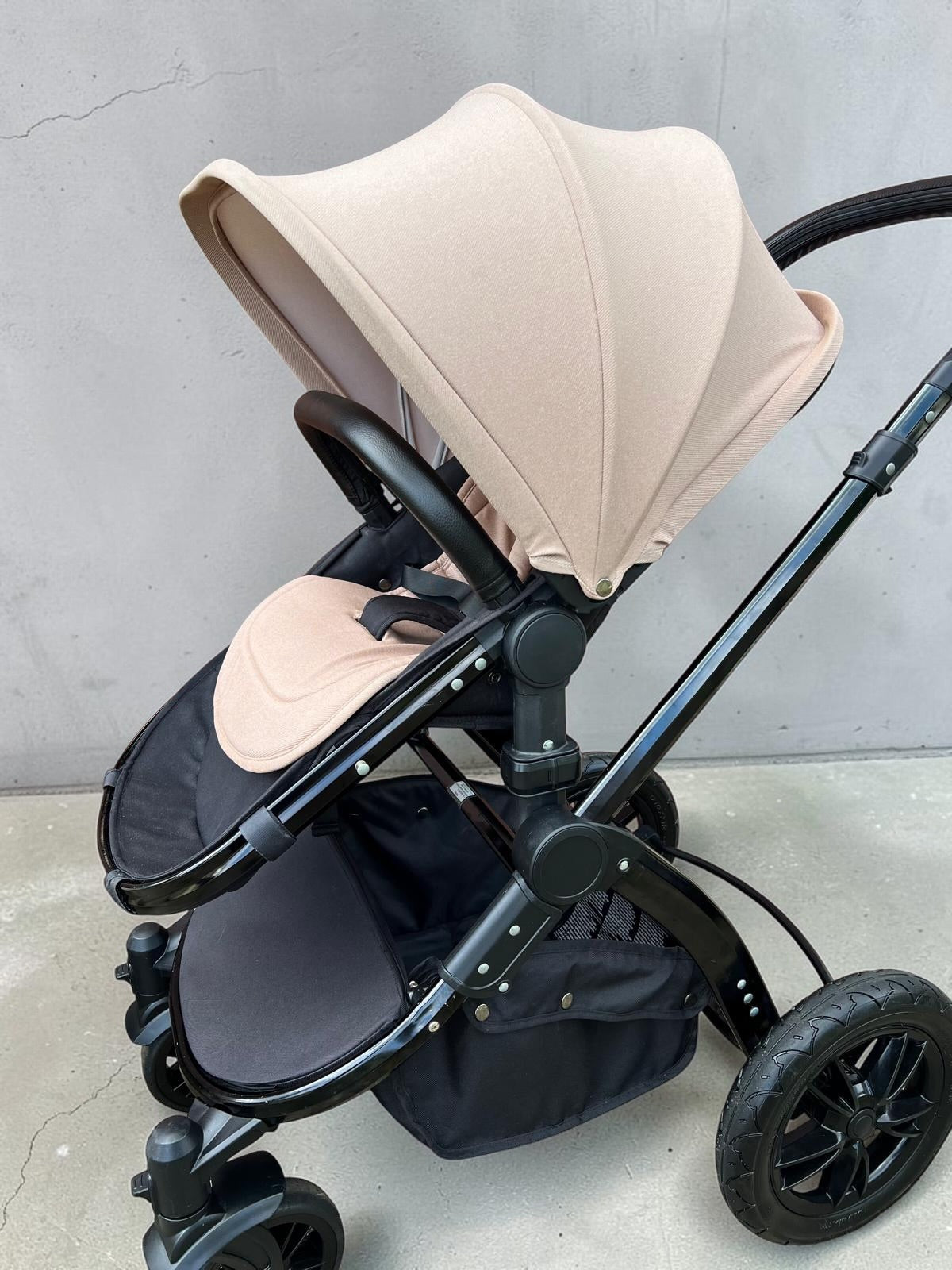 Ickle Bubba Stomp Luxe Travel System + Isofix Base - Desert / Black
