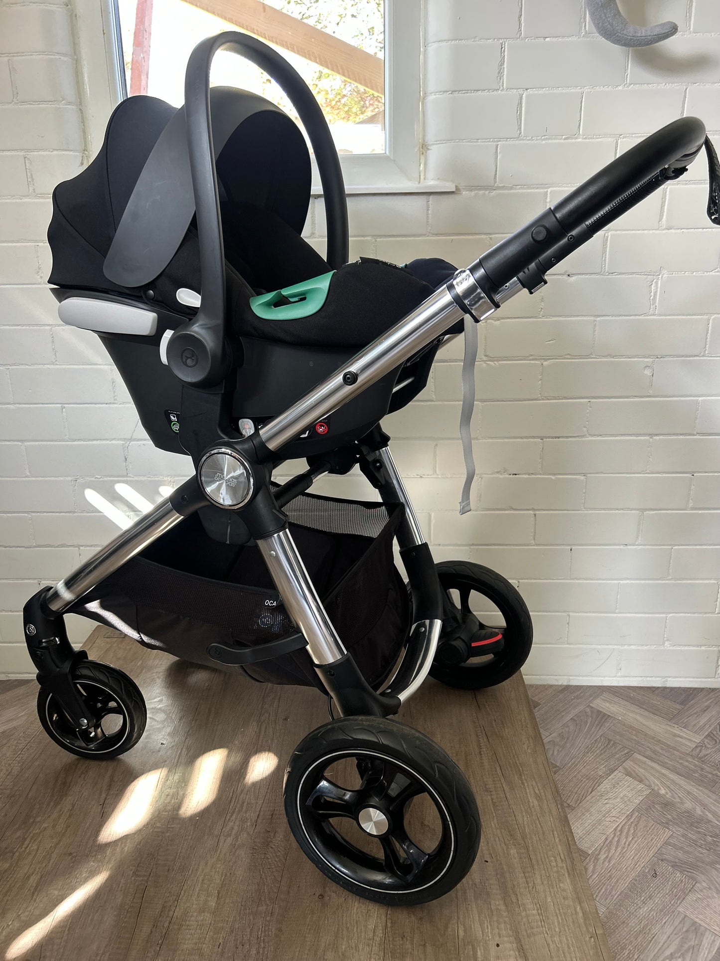 Mamas & Papas Ocarro Black / Chrome 3 in 1 Travel System