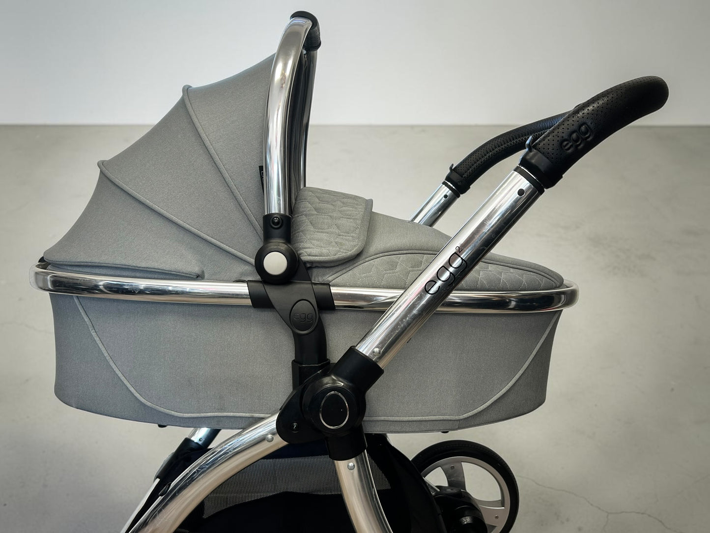 Egg2 Travel System - Monument Grey