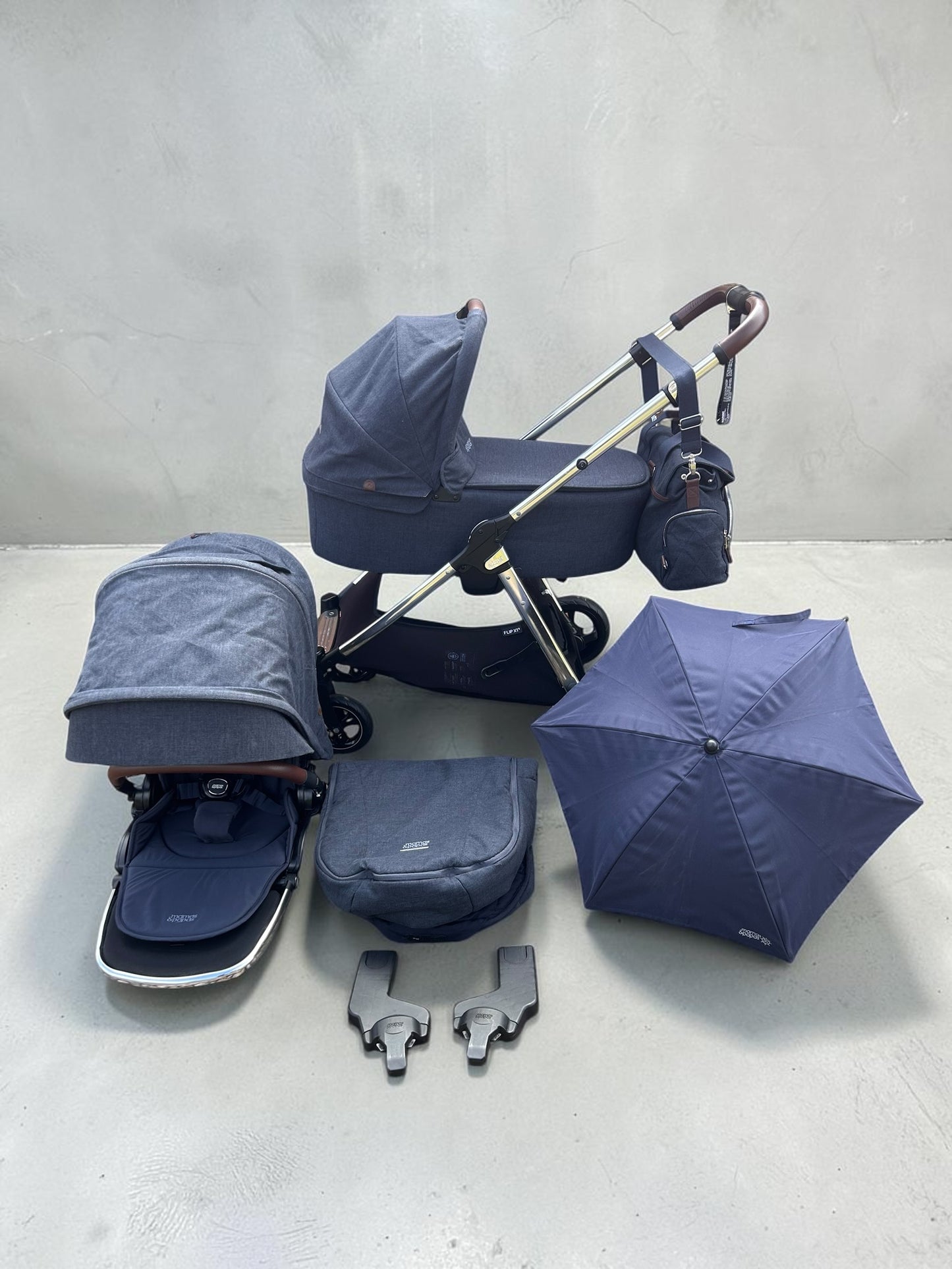 Mamas & Papas Flip XT3 Pushchair & Carrycot Bundle