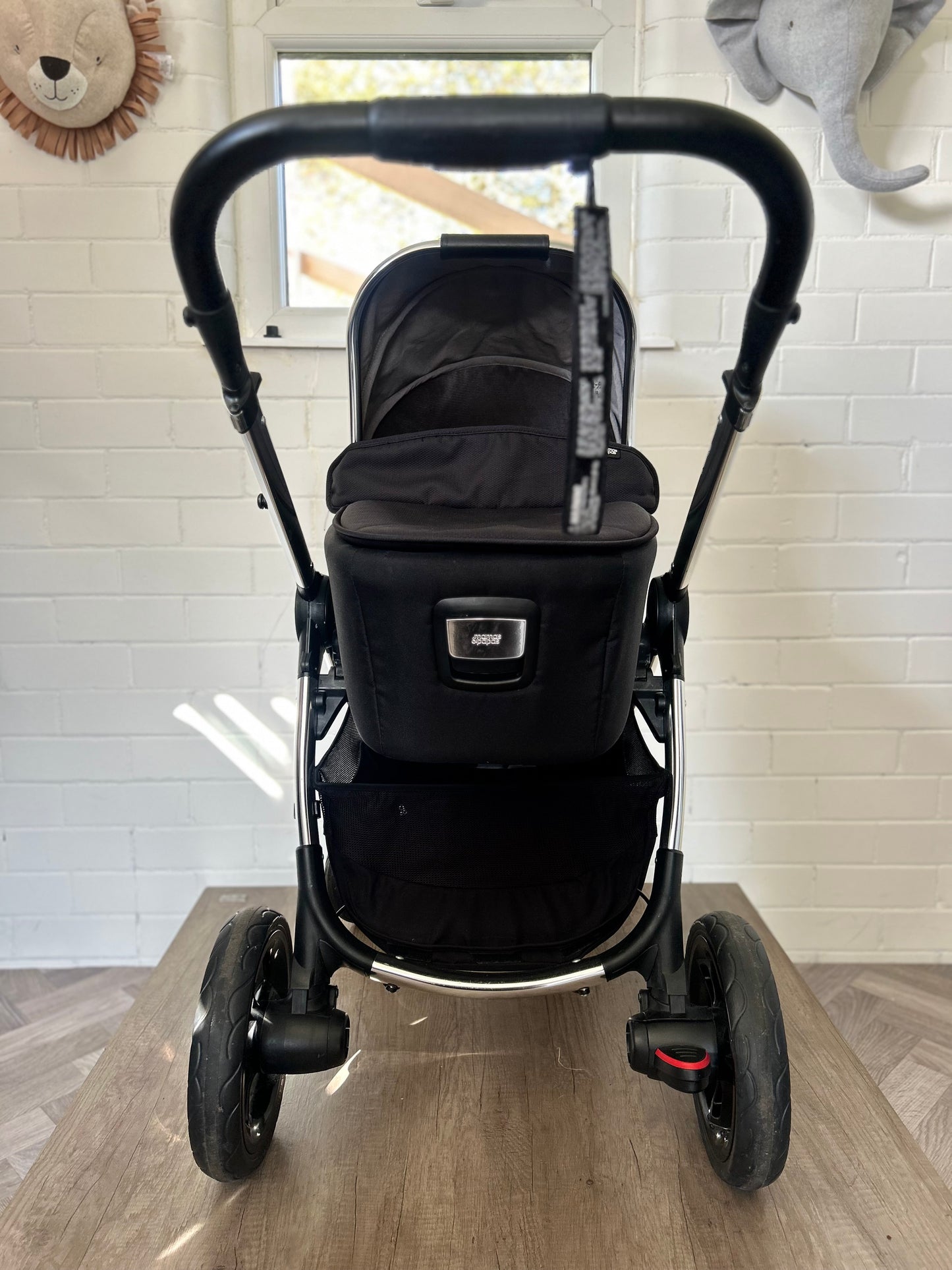 Mamas & Papas Ocarro Black / Chrome 3 in 1 Travel System