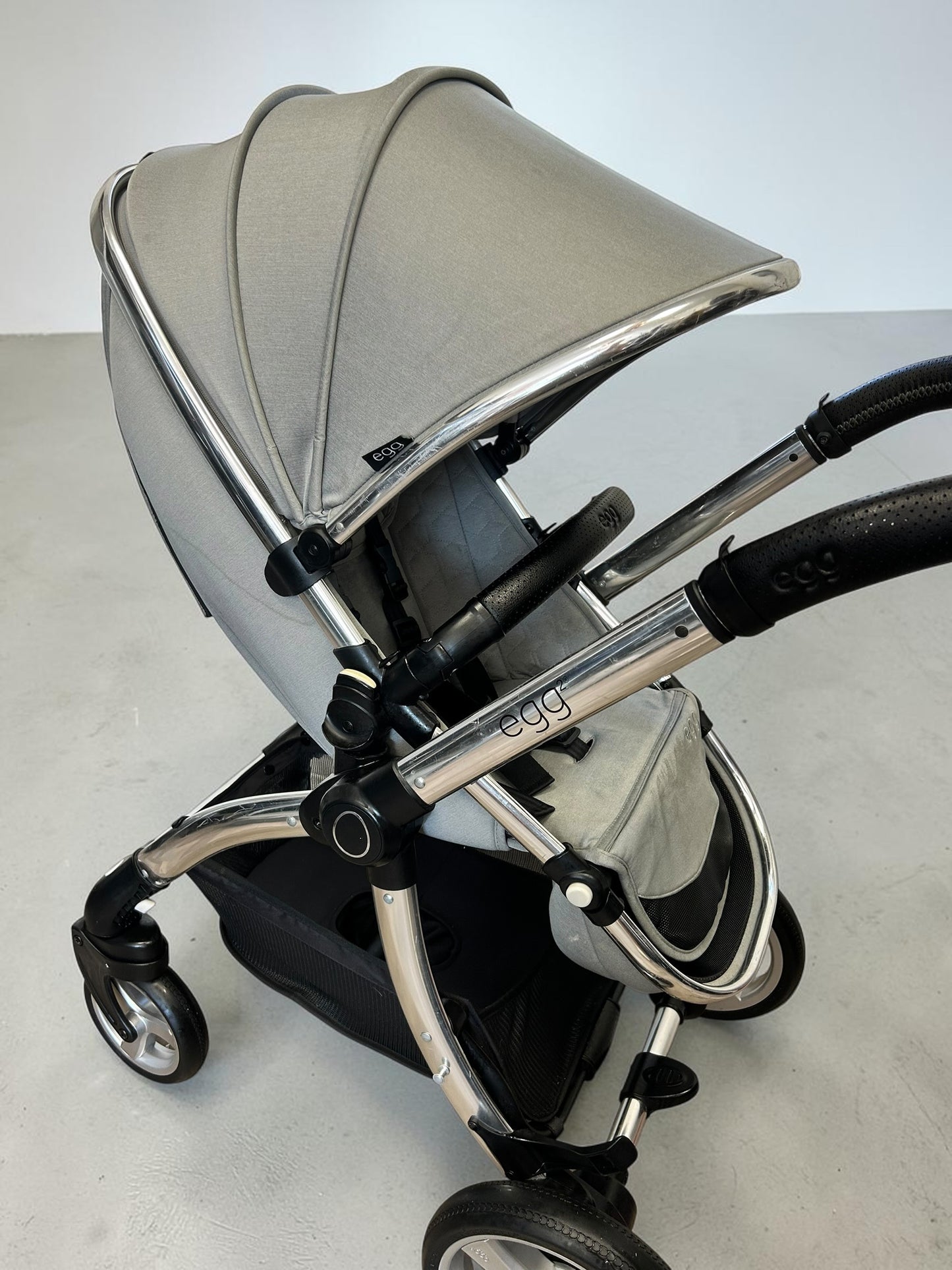 Egg2 Travel System - Monument Grey