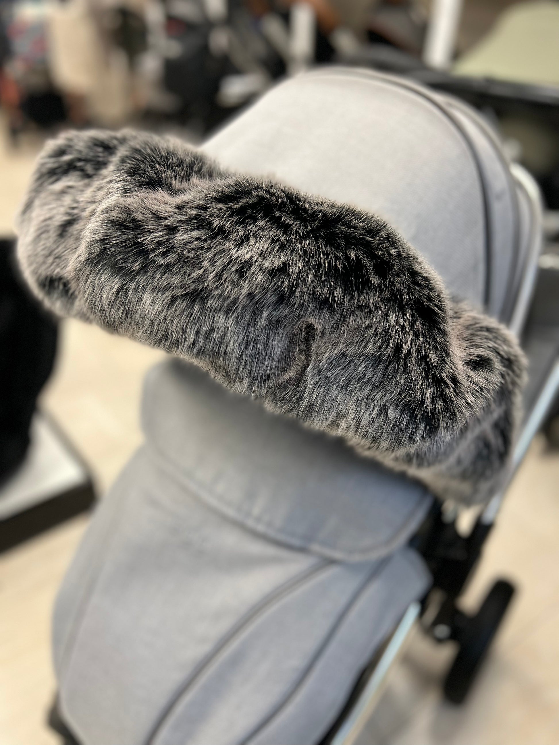 Black Wolf Extra Fluffy Pram Hood Fur baby beau 9bf2